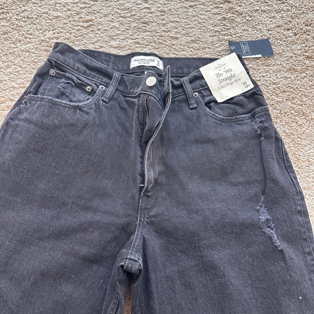 Brand new Abercrombie & Fitch 90’s straight jeans ultra high rise